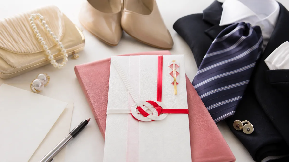 結婚式に着て行く服は「主役より控えめ」がすべての出発点の解説画像